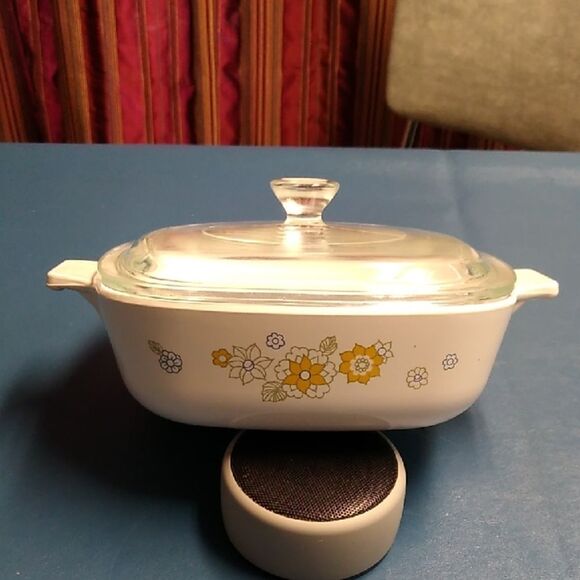 Corning Ware Floral Bouquet Pattern Floral White Casserole Dish with Lid - Picture 1 of 11